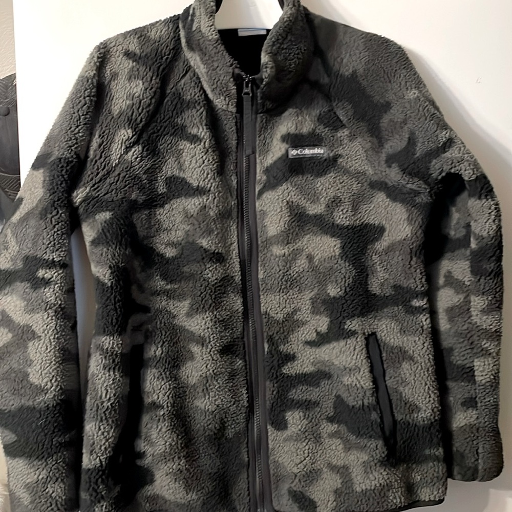 Women’s Columbia Fleece jacket, size M.